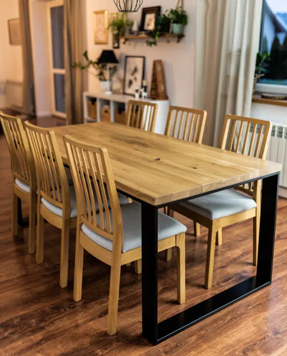 Stół Geometric Wood z krzesłami